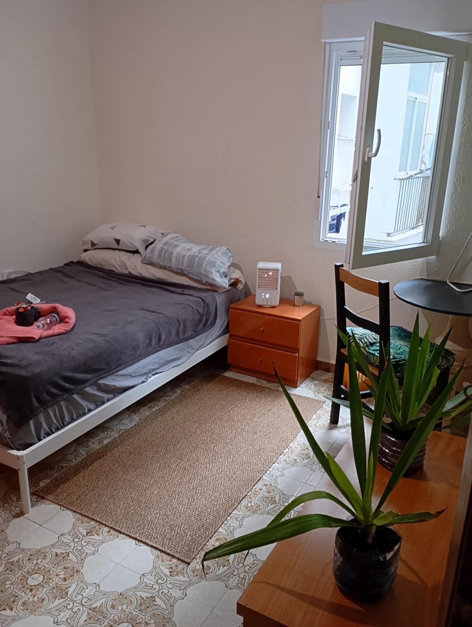 Grosses Modernes Zimmer "Silber" Fuer 2 Personen Und Katzenliebhaber Valensiya Dış mekan fotoğraf
