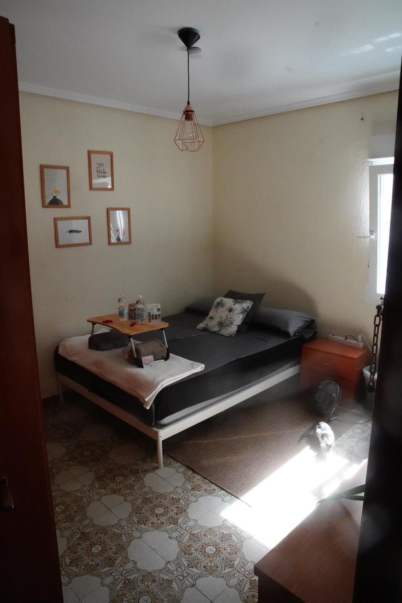 Grosses Modernes Zimmer "Silber" Fuer 2 Personen Und Katzenliebhaber Valensiya Dış mekan fotoğraf